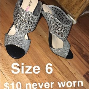 Never worn just not my style